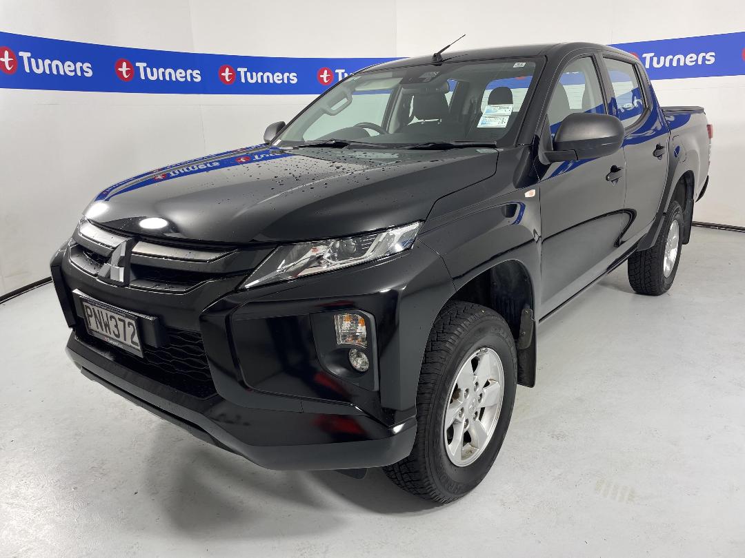 Photo '4' of Mitsubishi Triton