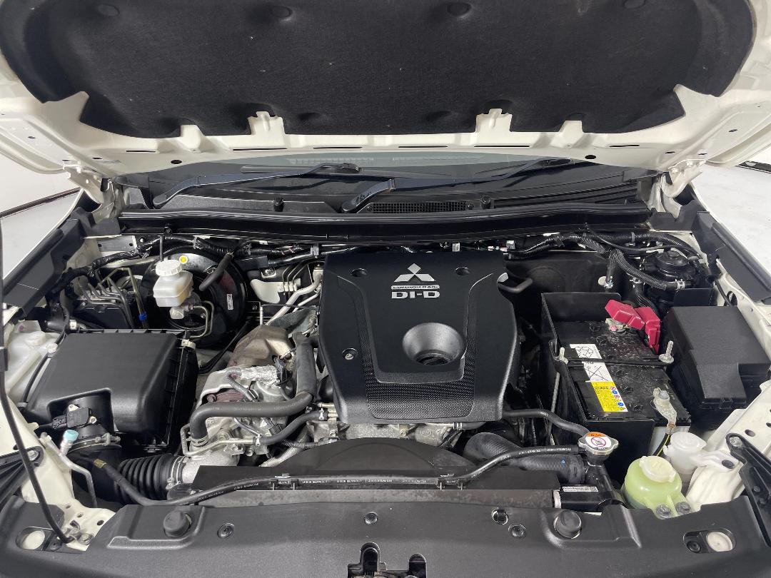 Photo '13' of Mitsubishi Triton