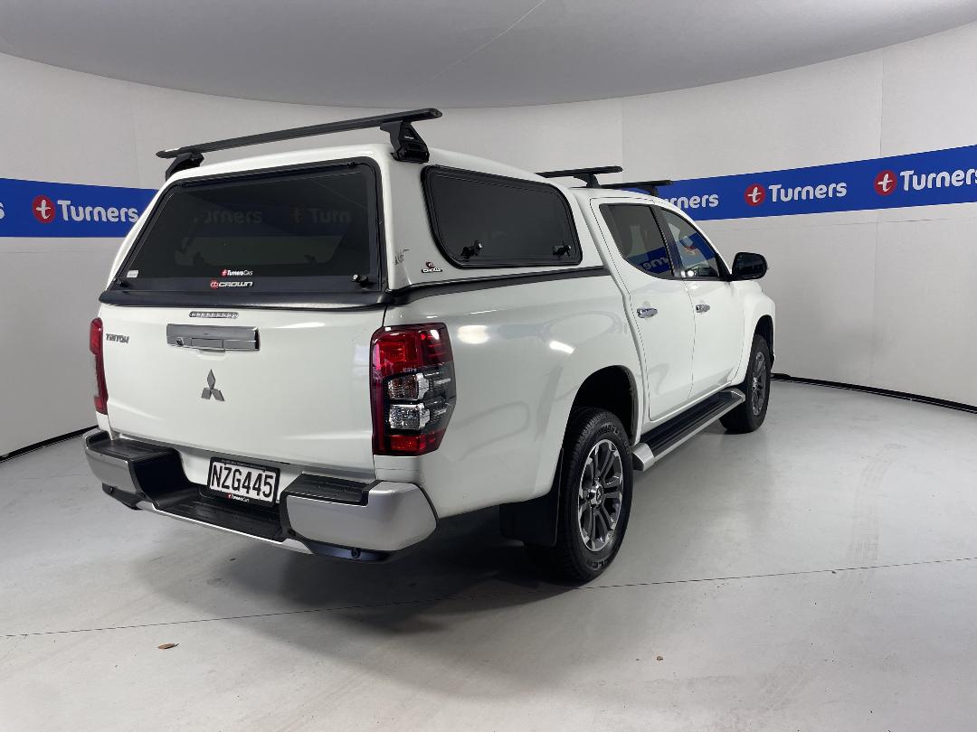 Photo '7' of Mitsubishi Triton