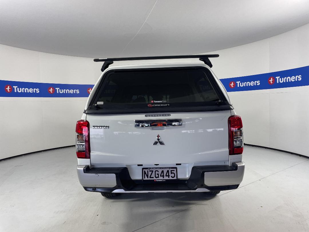 Photo '6' of Mitsubishi Triton