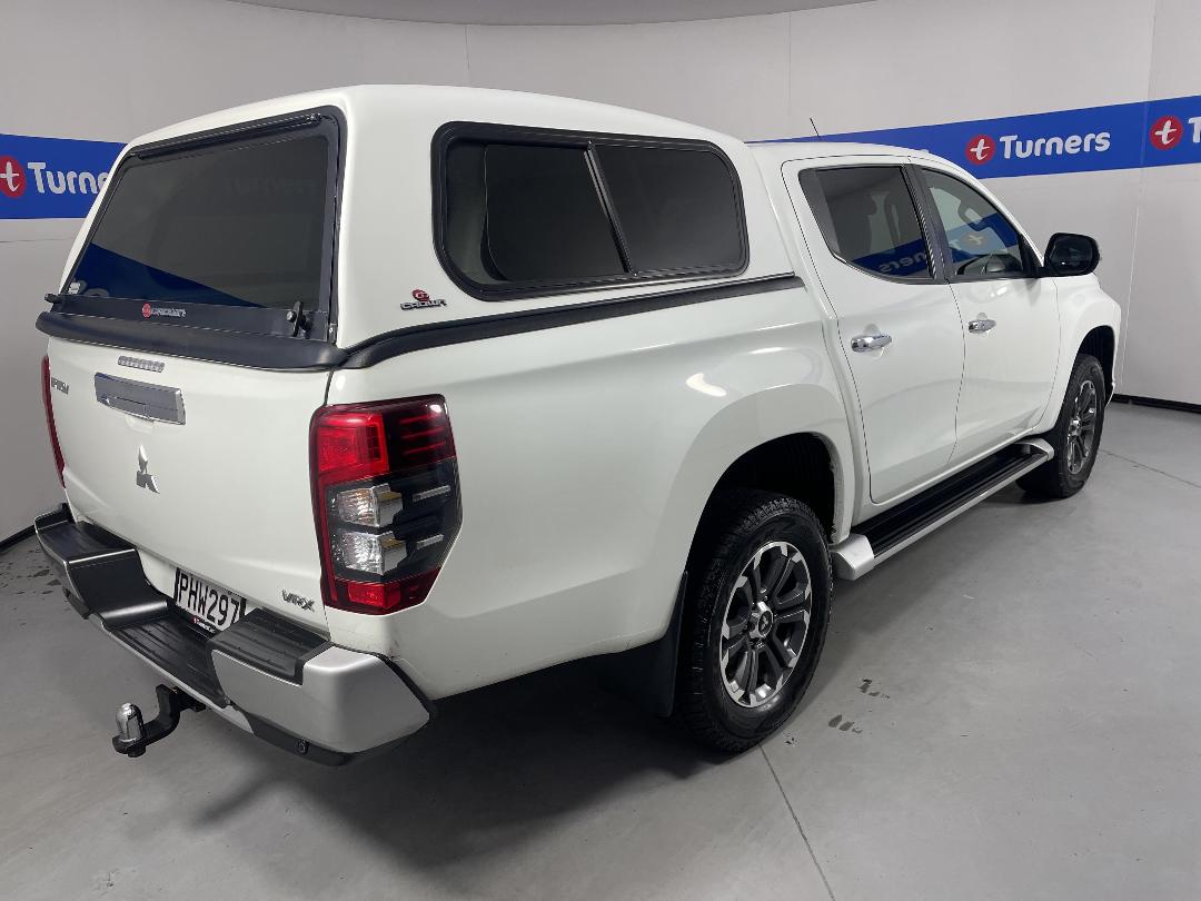 Photo '7' of Mitsubishi Triton