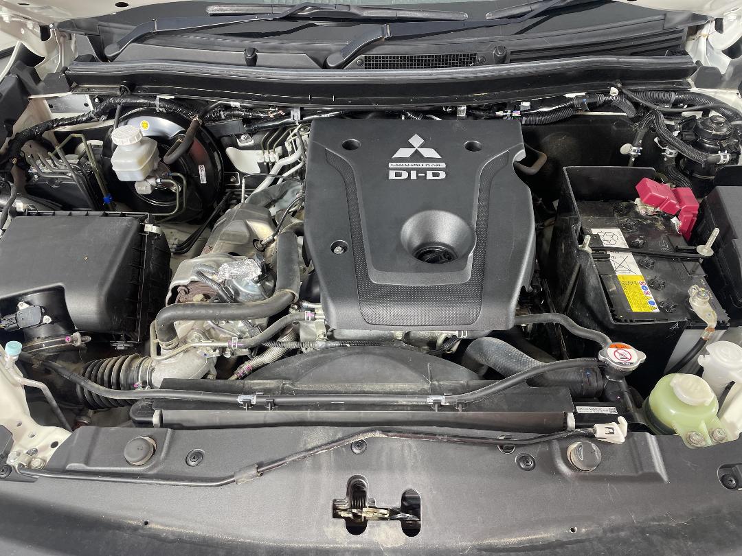 Photo '13' of Mitsubishi Triton