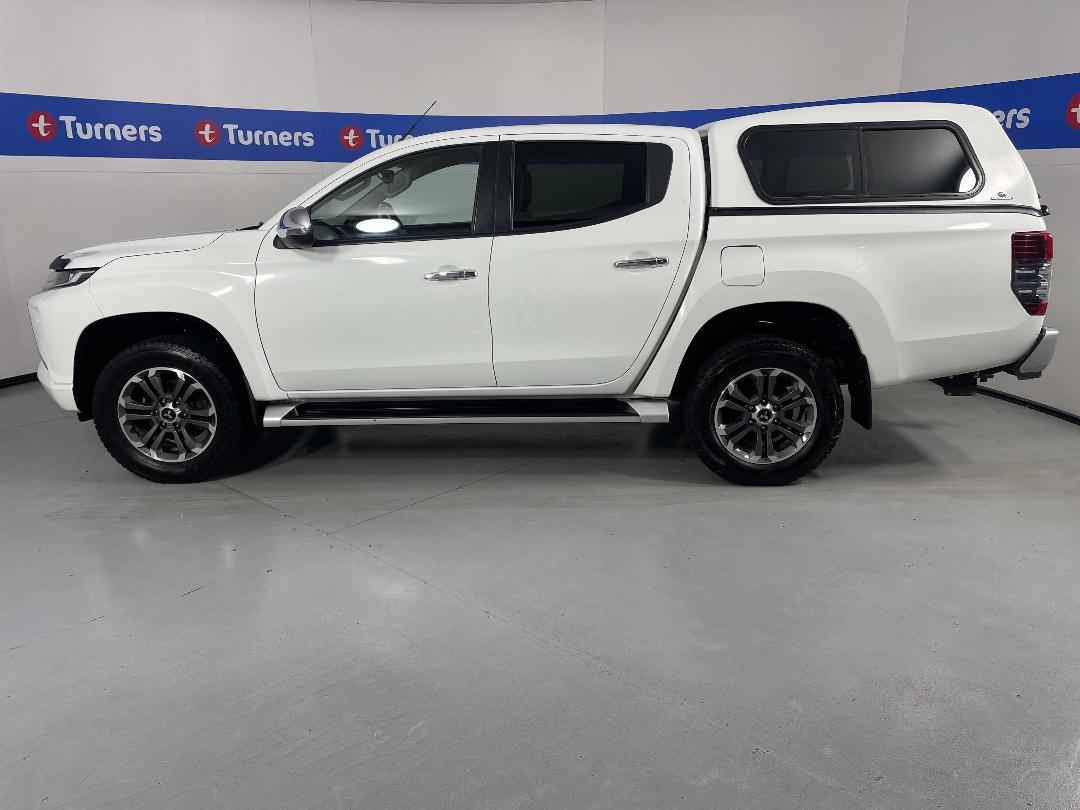 Photo '24' of Mitsubishi Triton