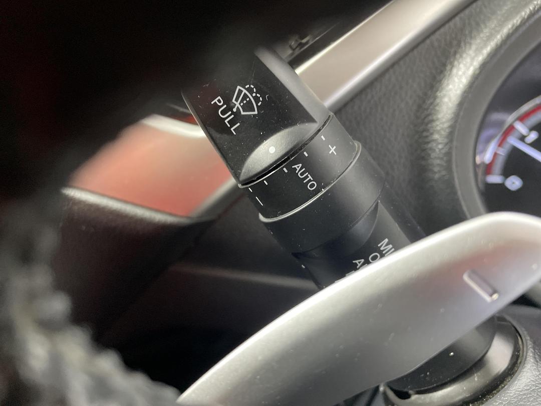 Photo '32' of Mitsubishi Triton