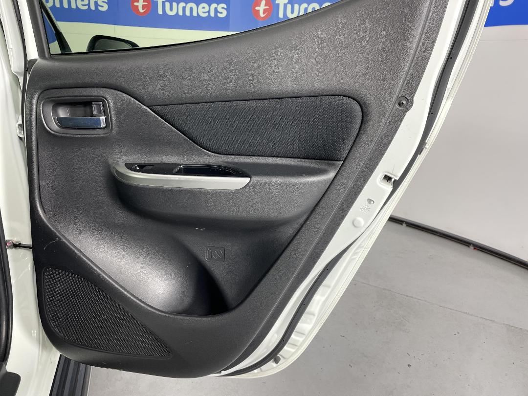 Photo '19' of Mitsubishi Triton Photo '19' of Mitsubishi Triton