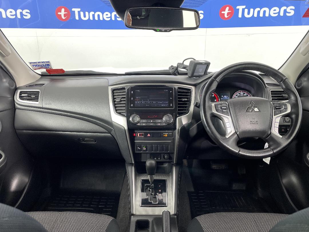 Photo '17' of Mitsubishi Triton Photo '17' of Mitsubishi Triton