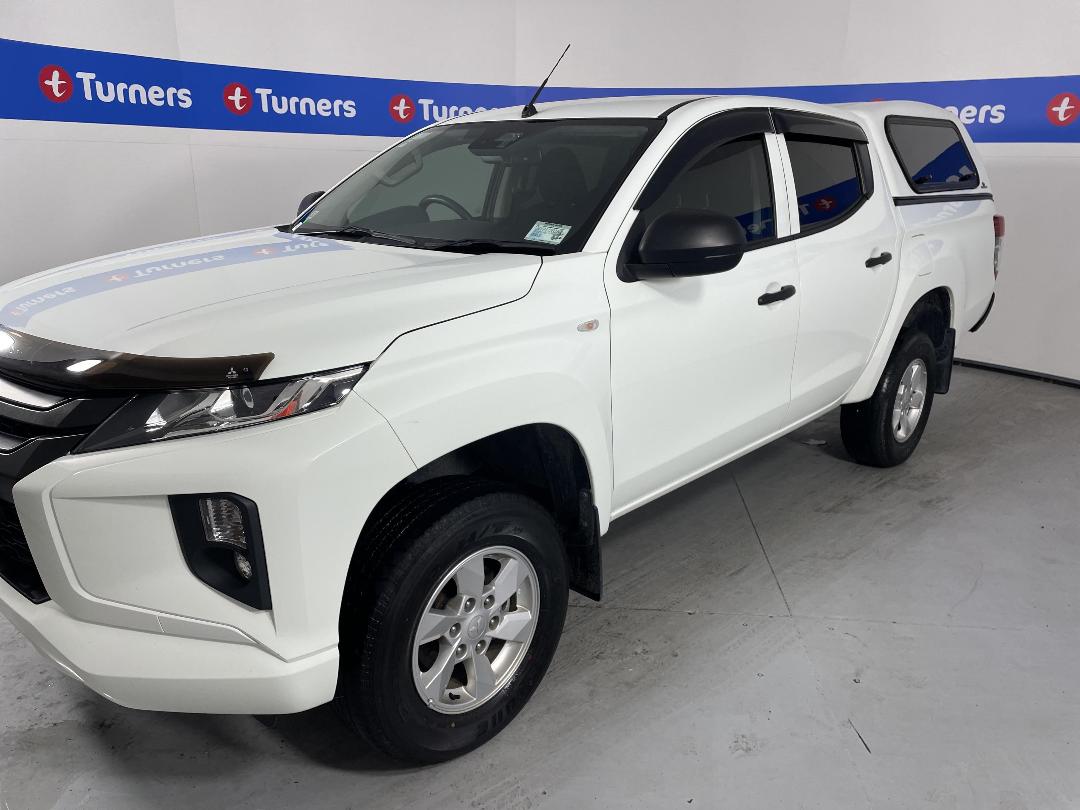 Photo '4' of Mitsubishi Triton