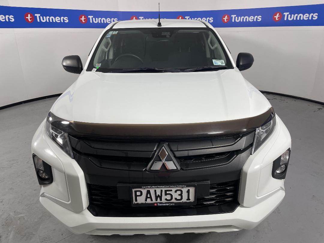 Photo '2' of Mitsubishi Triton