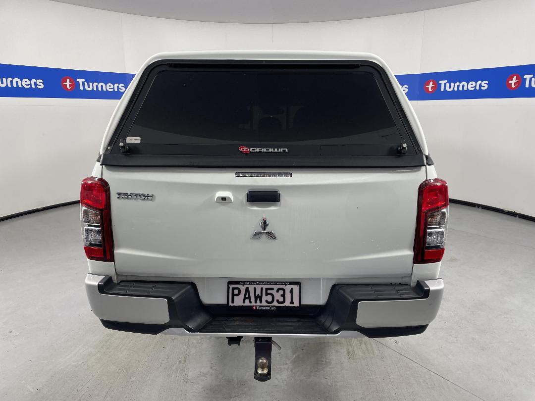 Photo '6' of Mitsubishi Triton