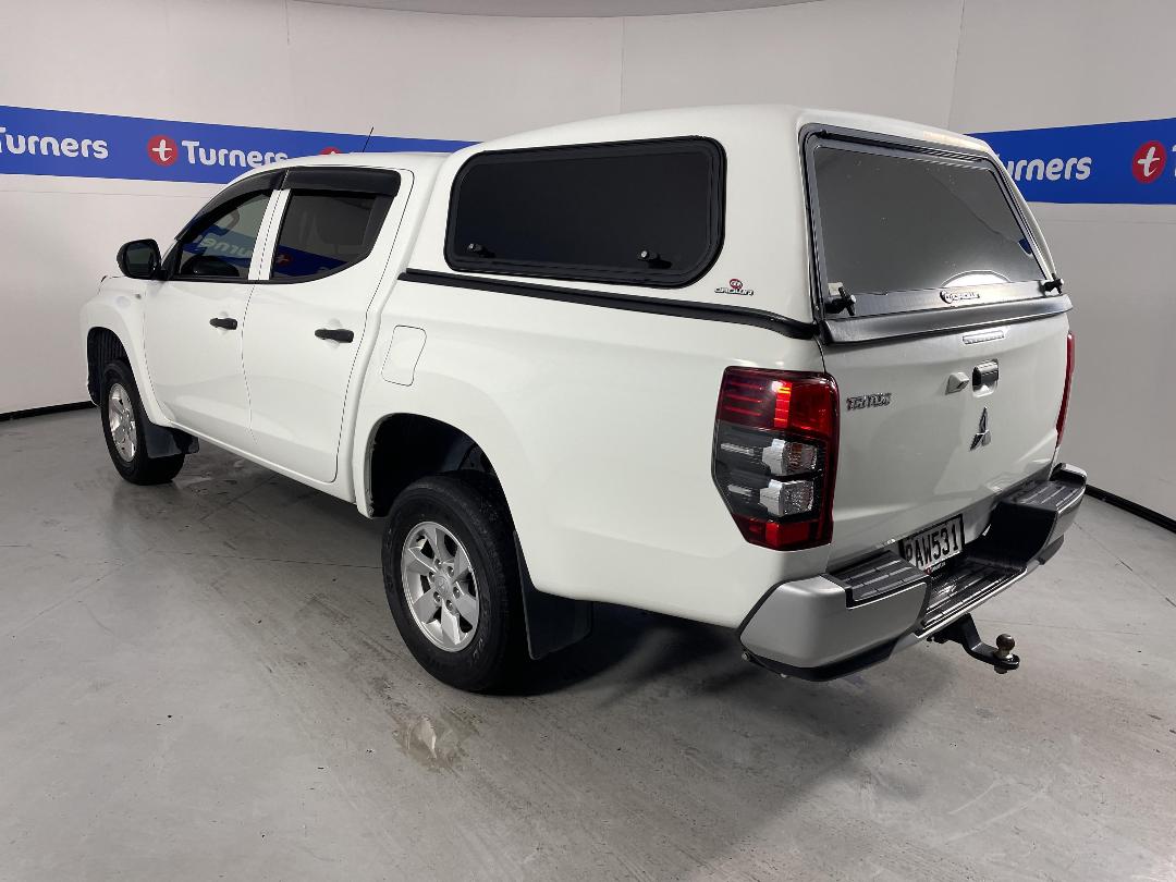 Photo '5' of Mitsubishi Triton