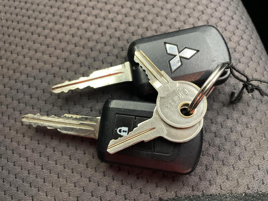 Photo '22' of Mitsubishi Triton