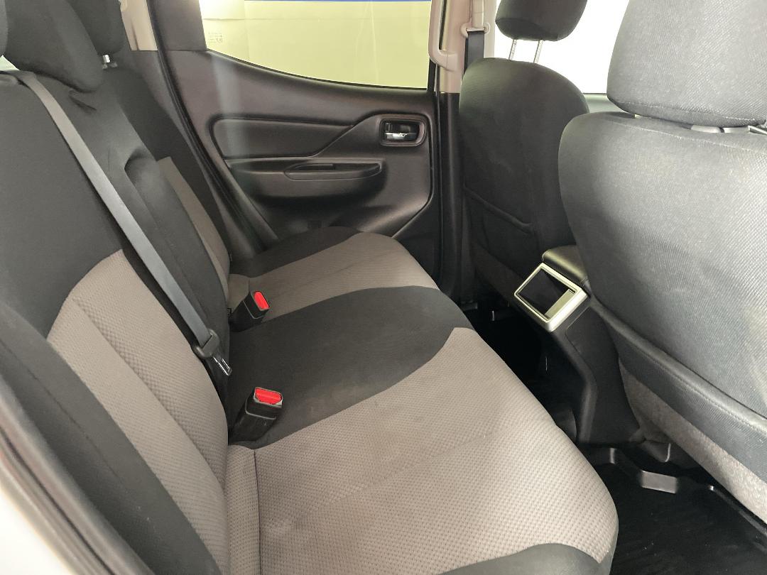 Photo '20' of Mitsubishi Triton