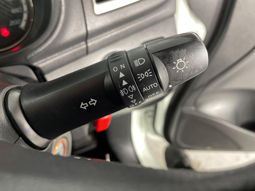 Photo '29' of Mitsubishi Triton