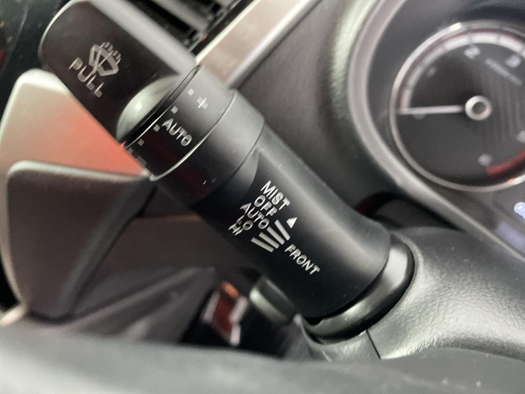 Photo '30' of Mitsubishi Triton