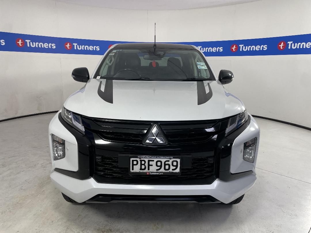 Photo '2' of Mitsubishi Triton