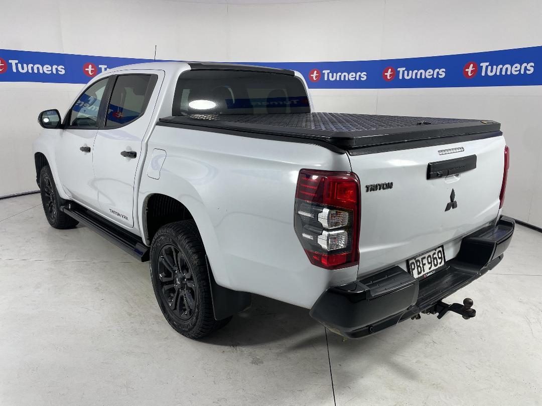 Photo '5' of Mitsubishi Triton