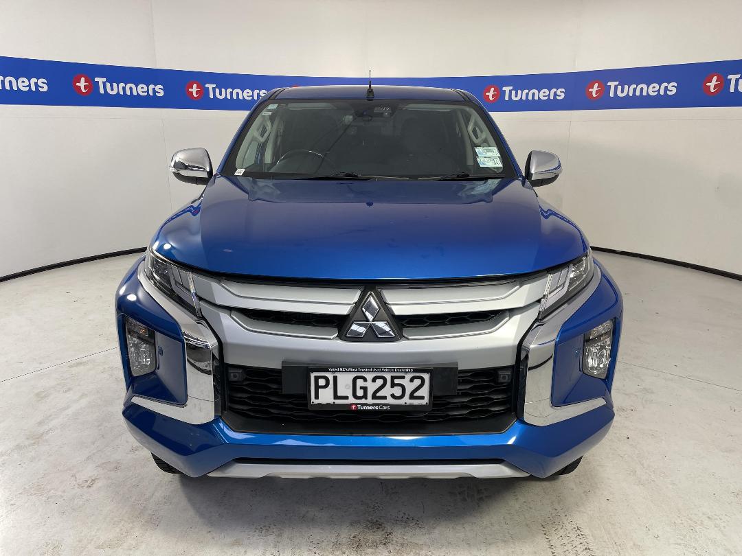 Photo '2' of Mitsubishi Triton