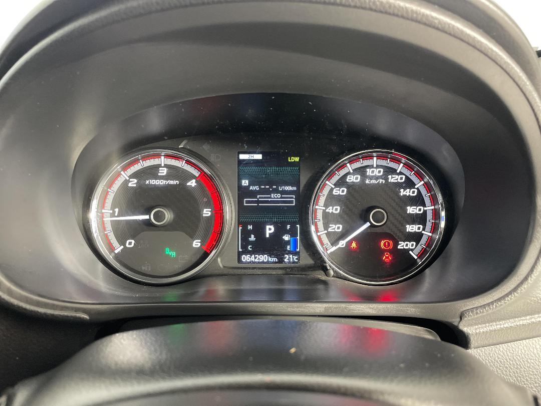 Photo '21' of Mitsubishi Triton