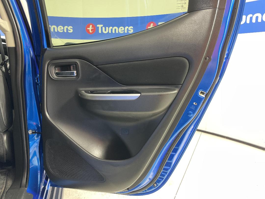 Photo '19' of Mitsubishi Triton