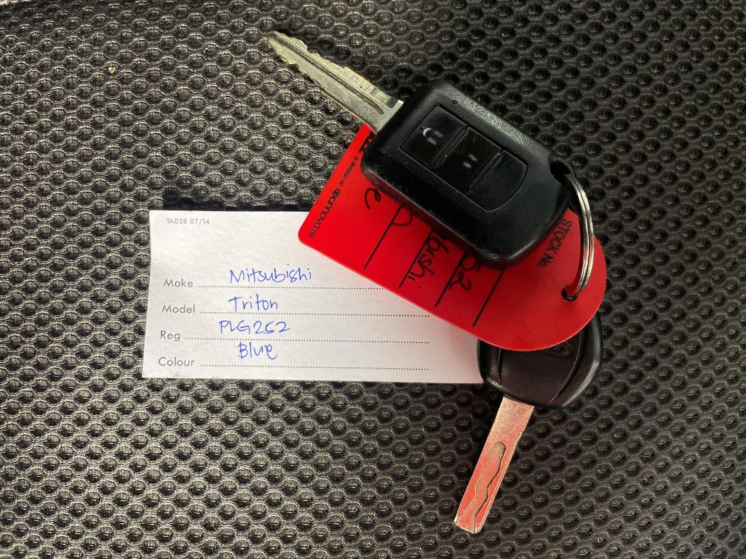 Photo '22' of Mitsubishi Triton