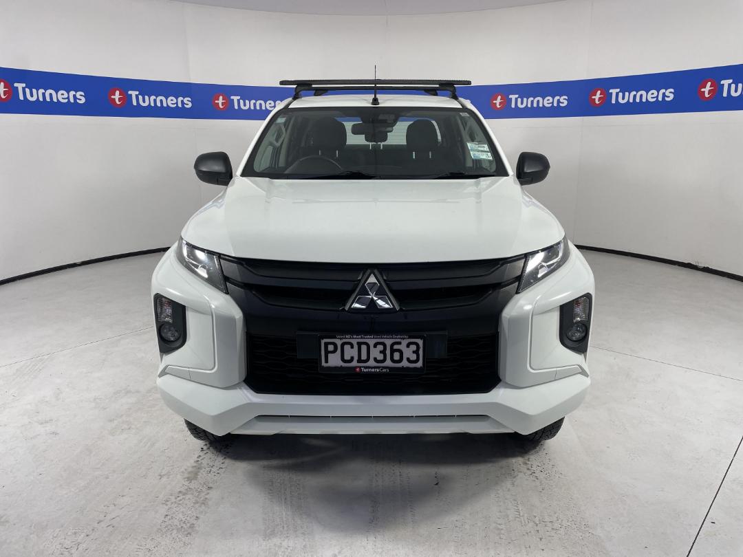 Photo '2' of Mitsubishi Triton