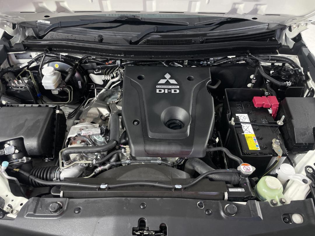 Photo '13' of Mitsubishi Triton