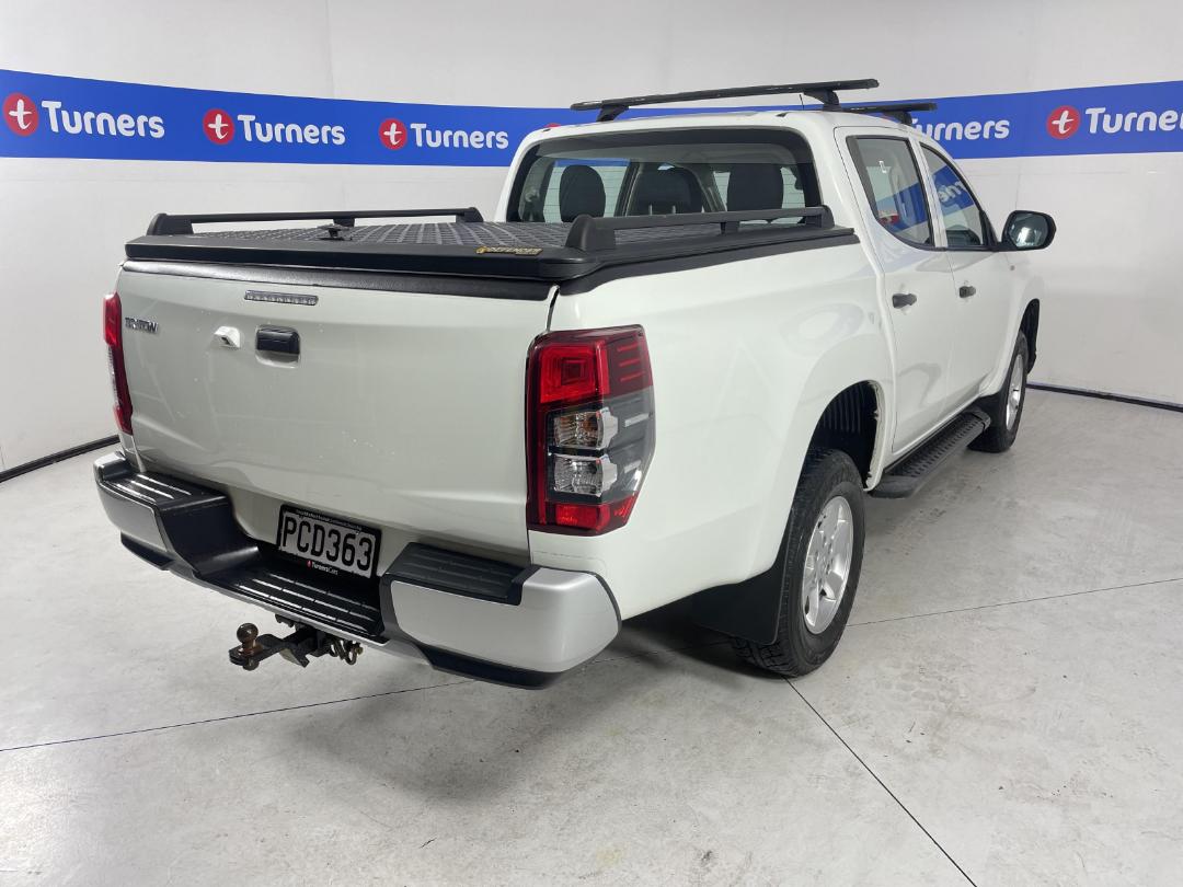 Photo '7' of Mitsubishi Triton