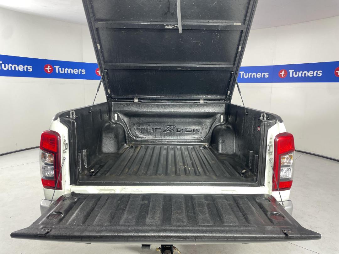 Photo '14' of Mitsubishi Triton