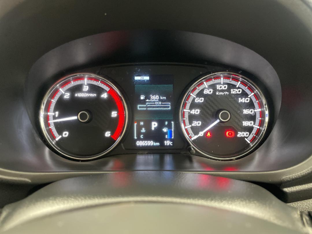 Photo '21' of Mitsubishi Triton