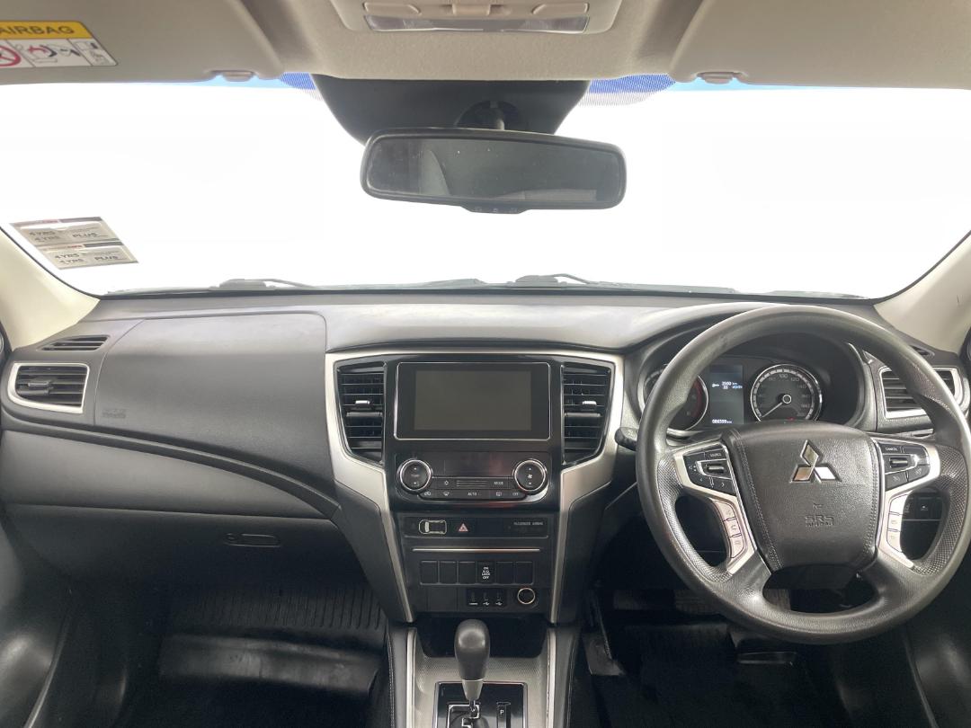 Photo '17' of Mitsubishi Triton