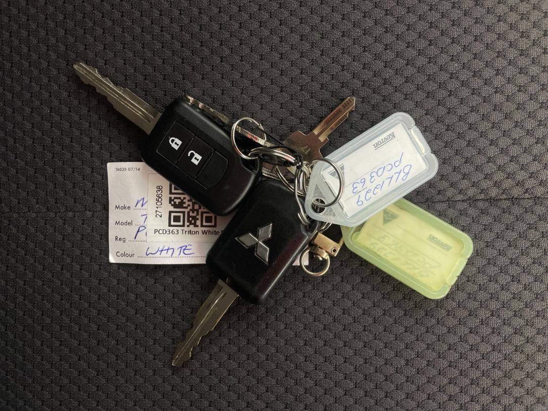 Photo '22' of Mitsubishi Triton