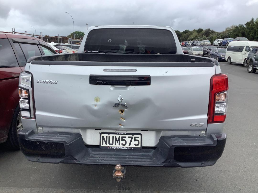 Photo '8' of Mitsubishi Triton DC Glsb 4WD 6AT Photo '8' of Mitsubishi Triton DC Glsb 4WD 6AT