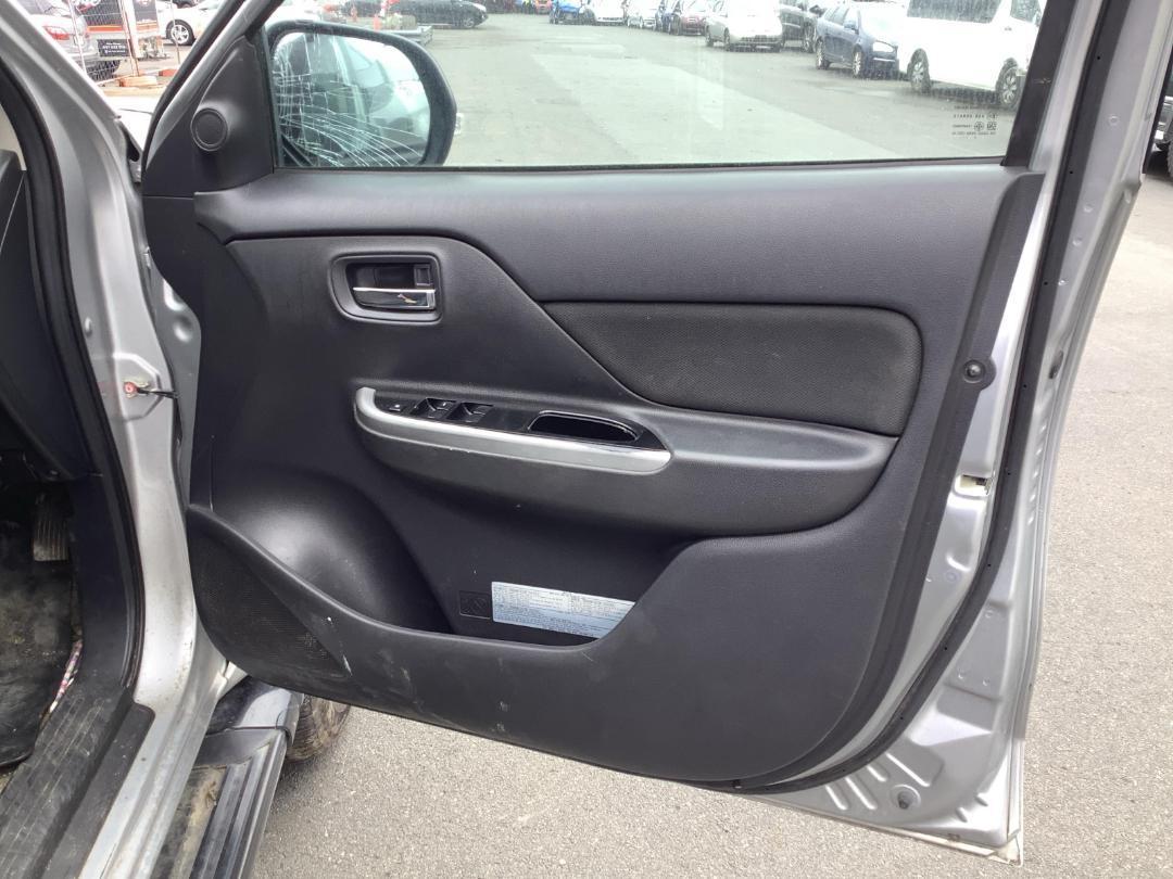 Photo '13' of Mitsubishi Triton DC Glsb 4WD 6AT Photo '13' of Mitsubishi Triton DC Glsb 4WD 6AT