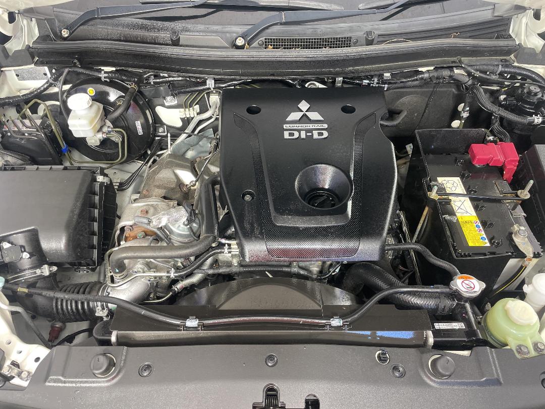 Photo '13' of Mitsubishi Triton