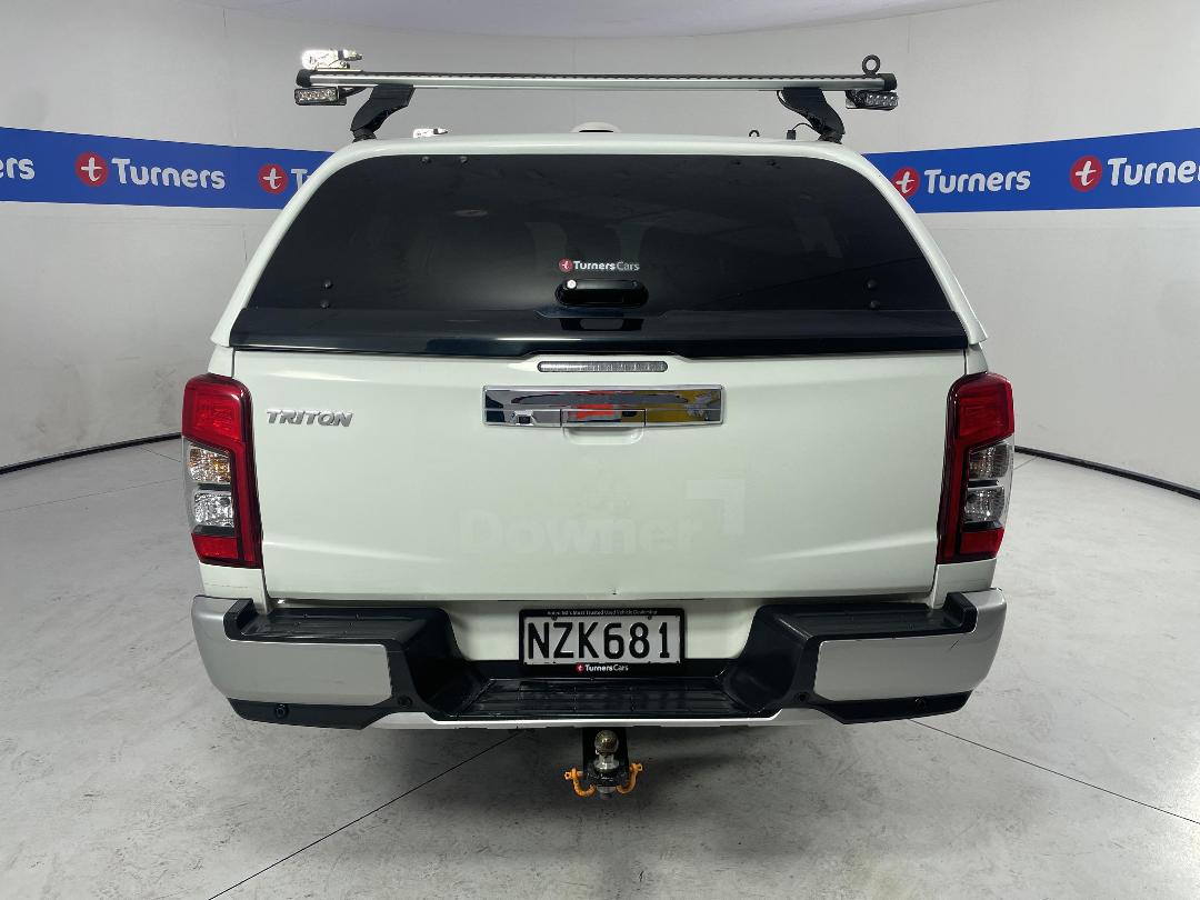 Photo '6' of Mitsubishi Triton