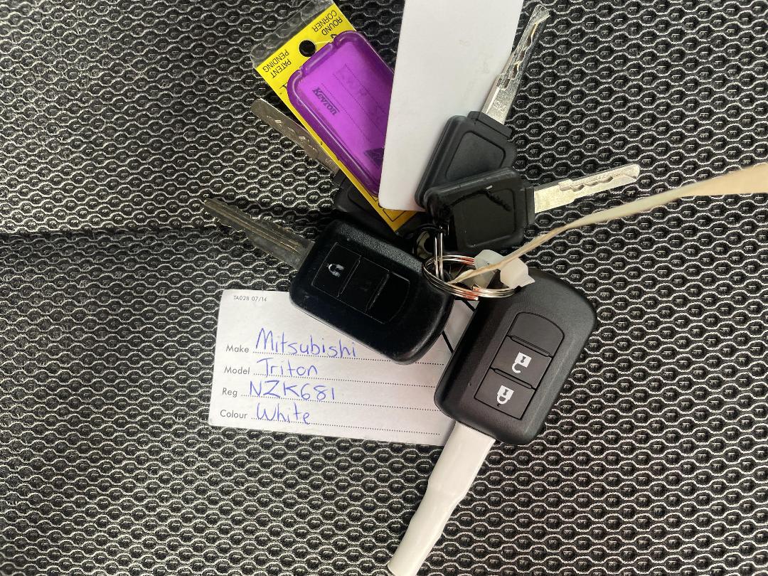 Photo '22' of Mitsubishi Triton