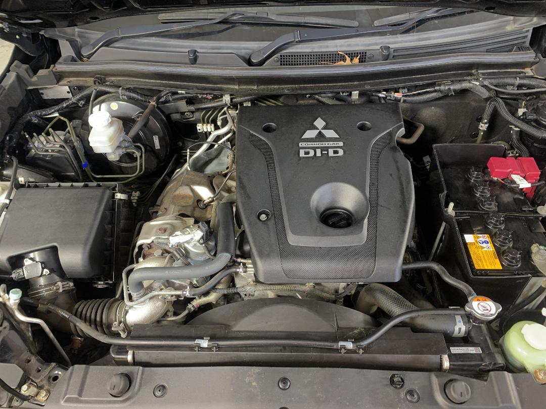 Photo '13' of Mitsubishi Triton