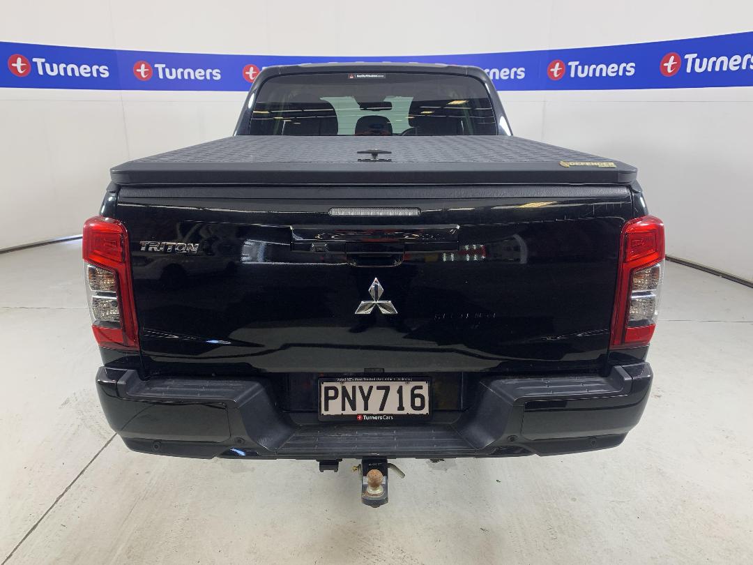 Photo '6' of Mitsubishi Triton