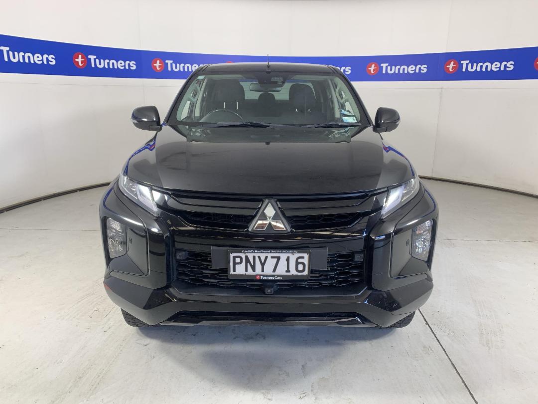 Photo '2' of Mitsubishi Triton