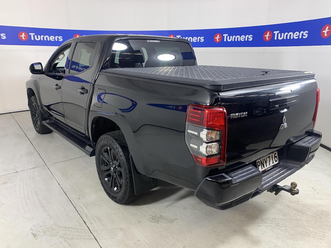 Photo '5' of Mitsubishi Triton