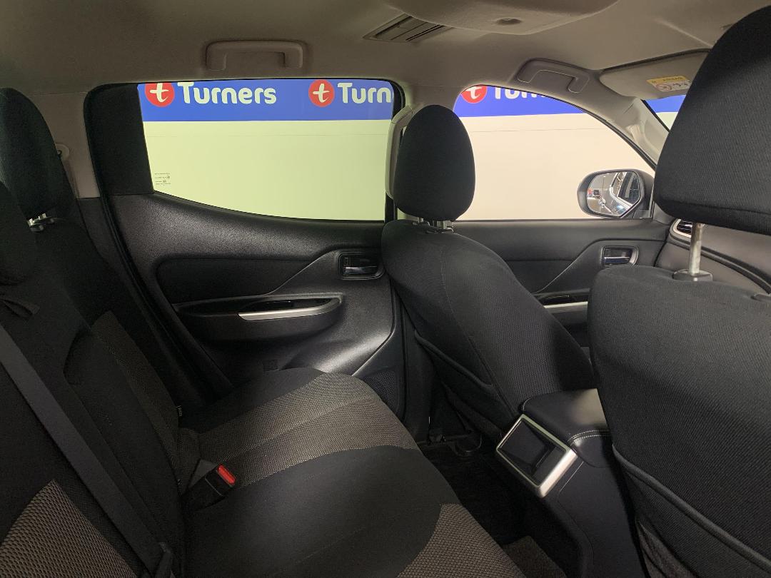 Photo '20' of Mitsubishi Triton