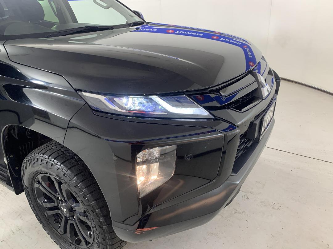 Photo '30' of Mitsubishi Triton