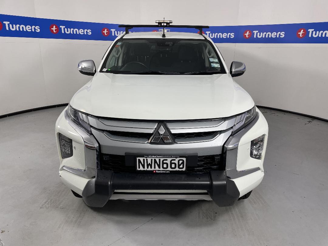 Photo '2' of Mitsubishi Triton