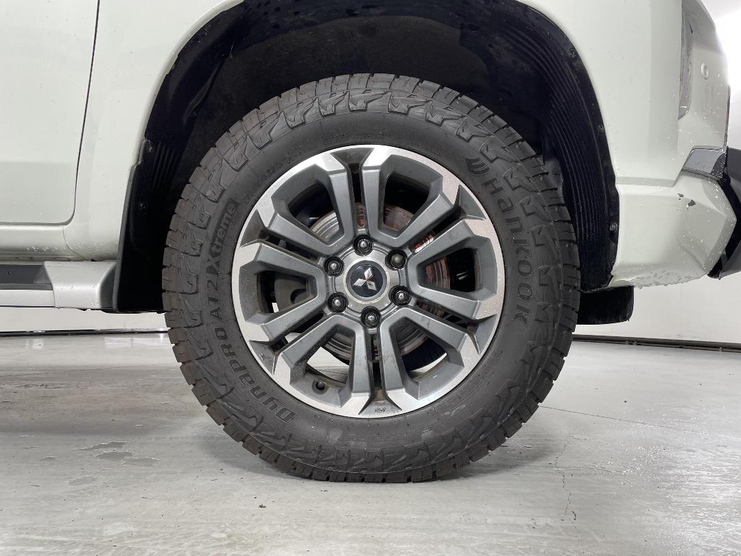 Photo '9' of Mitsubishi Triton