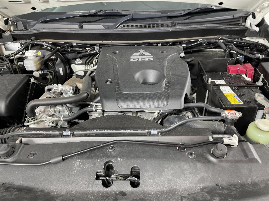 Photo '13' of Mitsubishi Triton