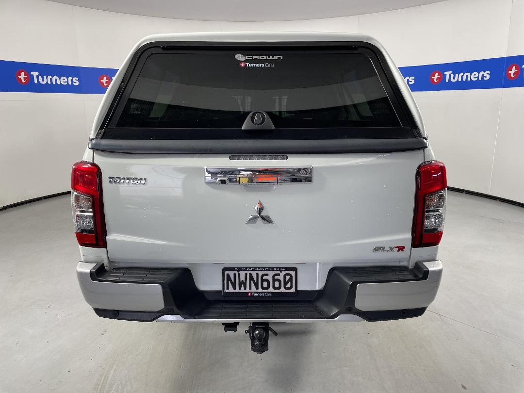 Photo '6' of Mitsubishi Triton