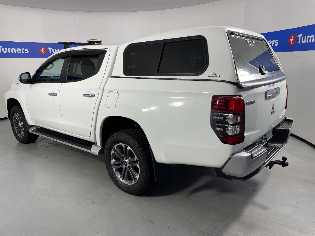 Photo '5' of Mitsubishi Triton