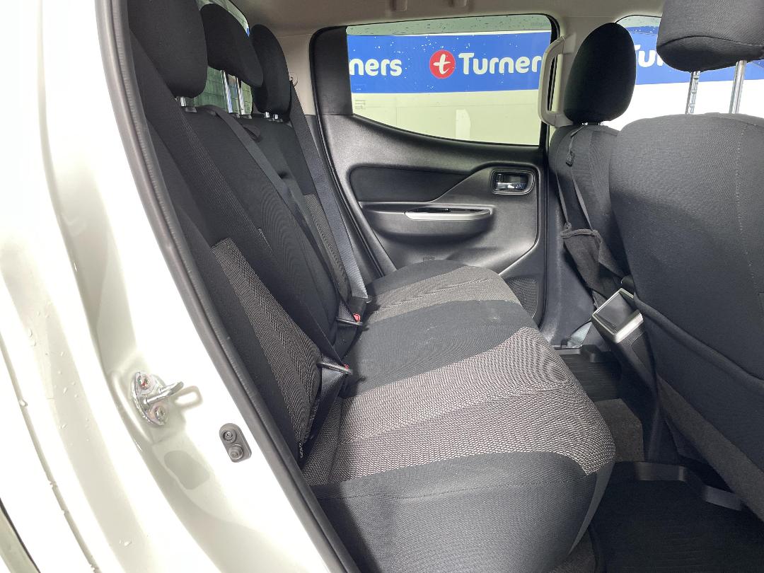 Photo '20' of Mitsubishi Triton