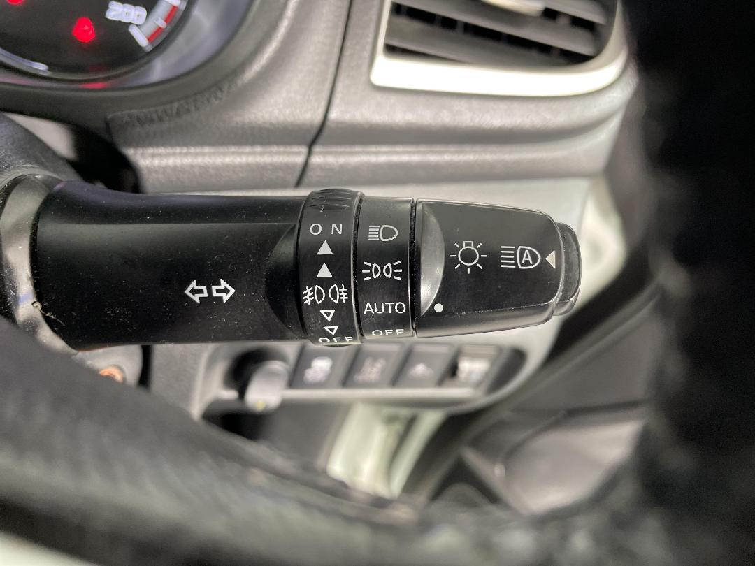 Photo '32' of Mitsubishi Triton