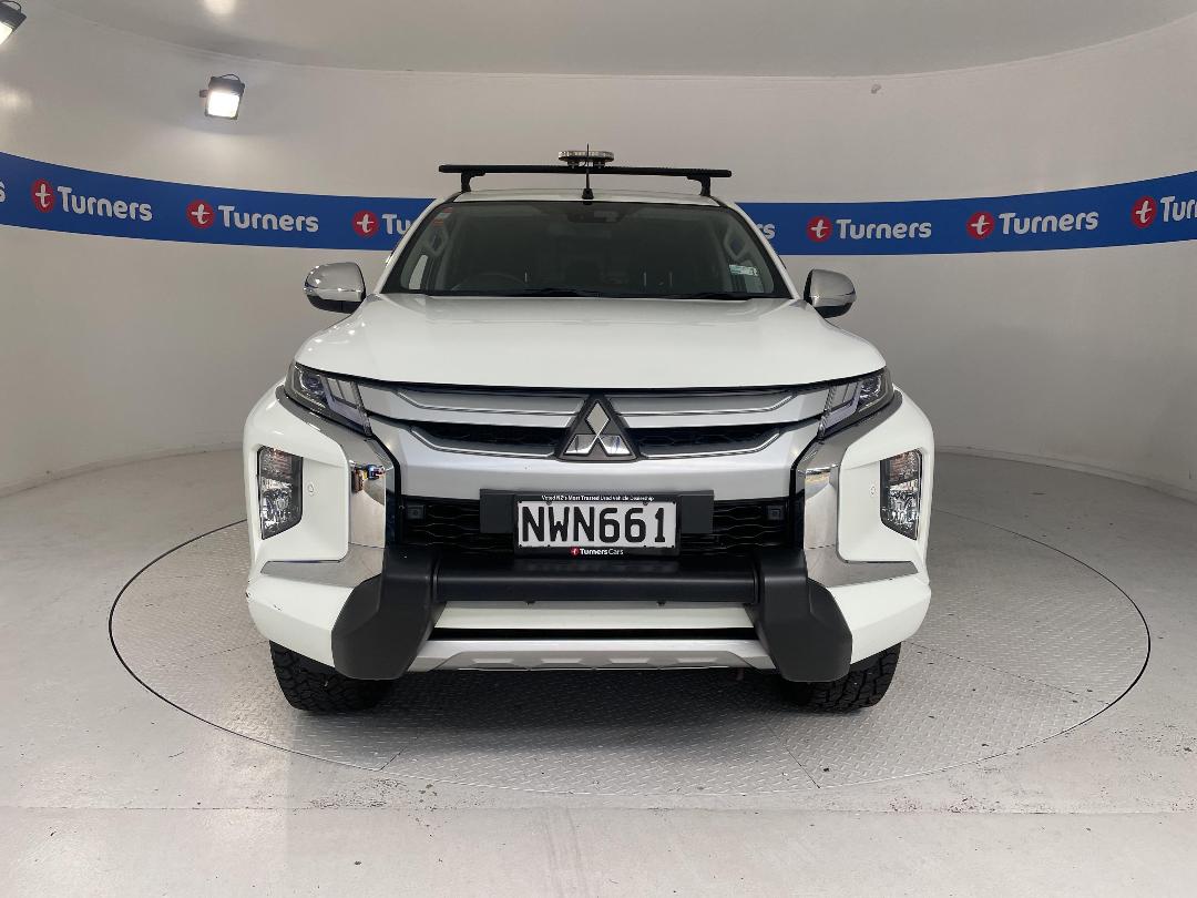 Photo '2' of Mitsubishi Triton